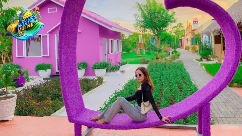 Kinh Nghiệm Du Lịch Căn Nhà Màu Tím